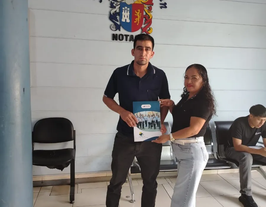 Familia con lote propio de Expande Inmobiliaria
